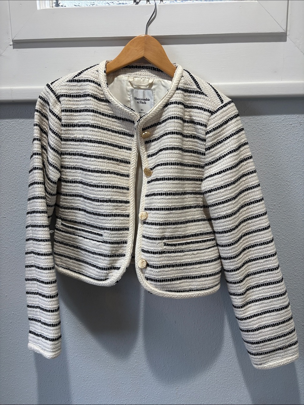 Abercrombie & Fitch Cream and Black Striped Cropped Blazer
